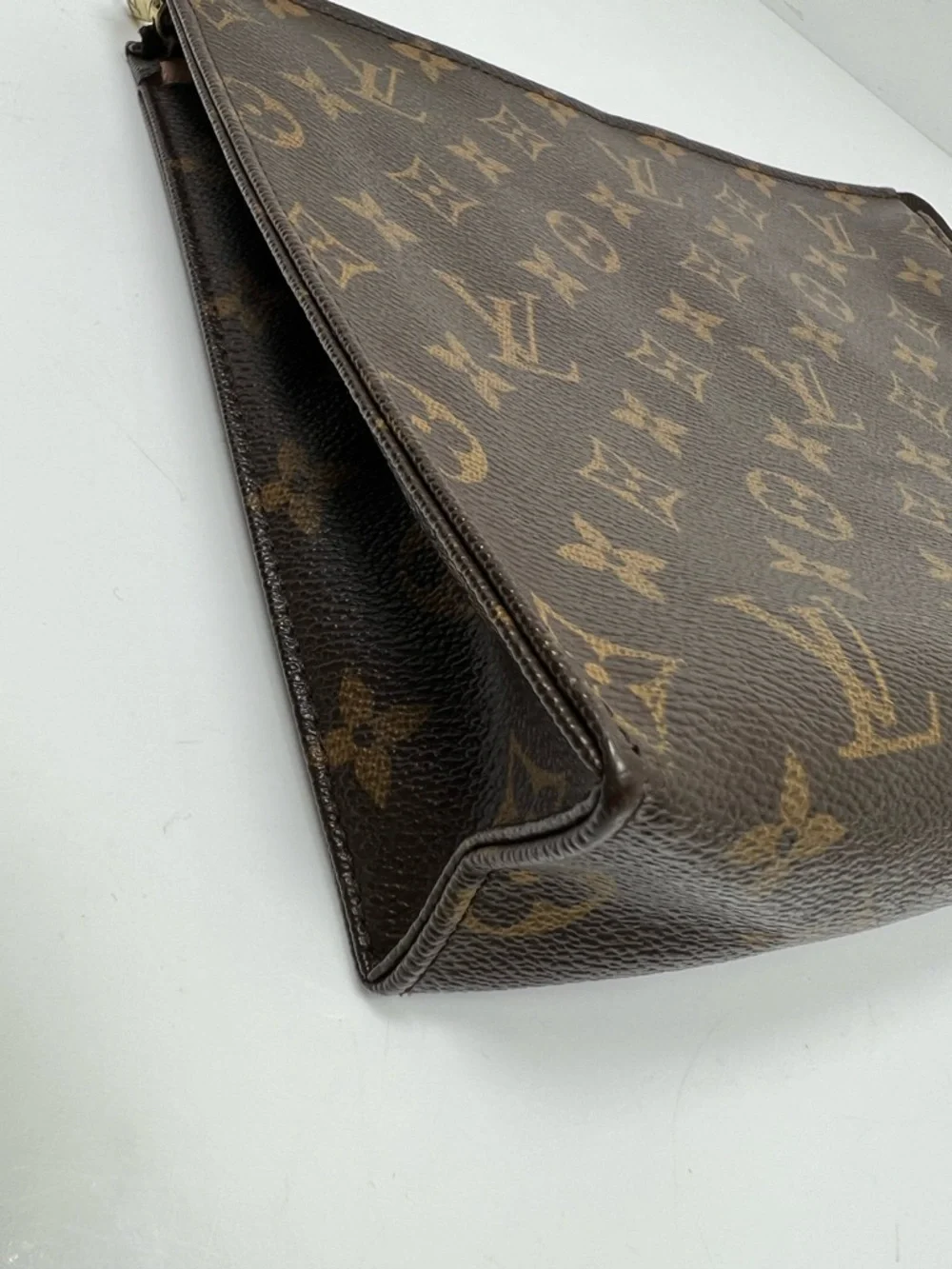 Louis Vuitton Poche Toilette 19 (Monogram Canvas)